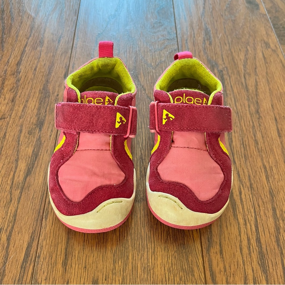 Little Girl’s Pink Plae Shoes, Size 6.5